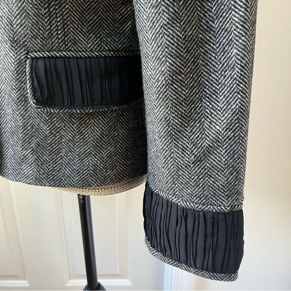 Dolce & Gabbana Herringbone Tweed Jacket with Leopard Print Lining Sz 48 - Picture 4 of 8